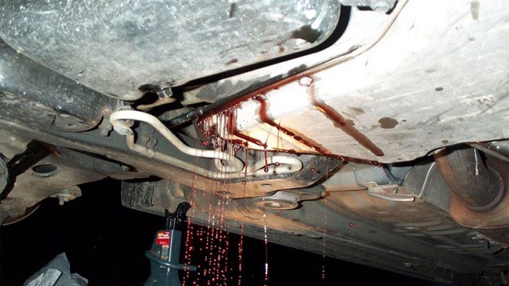 Visible oil leaks - Cyrus Auto Parts