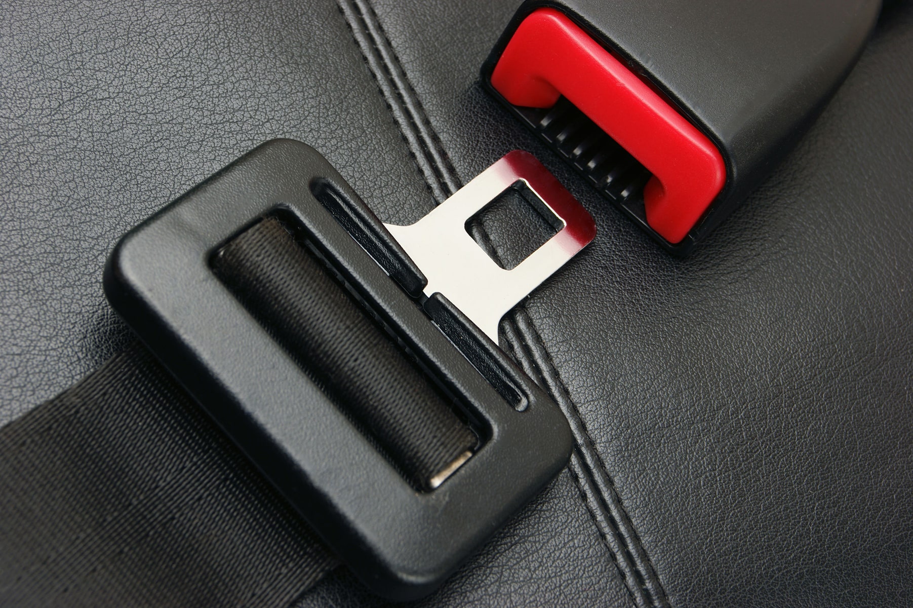 Seat belt not Retract or Pull out? Tips for Fix From Junkyards Englewood Ohio